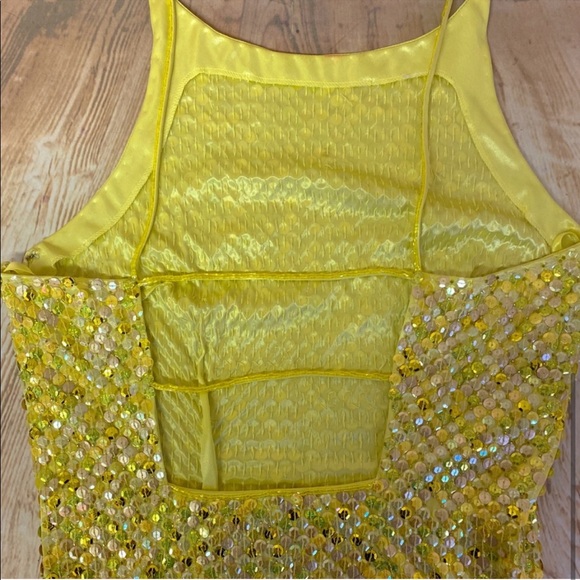 ▪️SOLD▪️Vtg 90s open Back Chartreuse Sequin Evening dress - Picture 4 of 9
